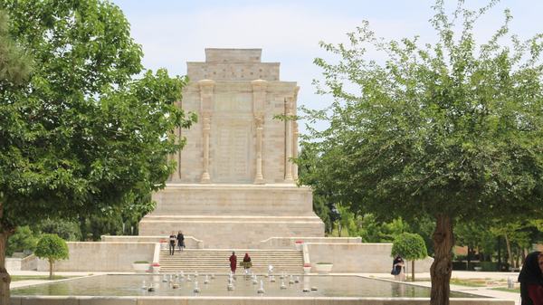At the Threshold of the Shâh Nâmeh: A Reflection at Ferdowsi’s Tomb
