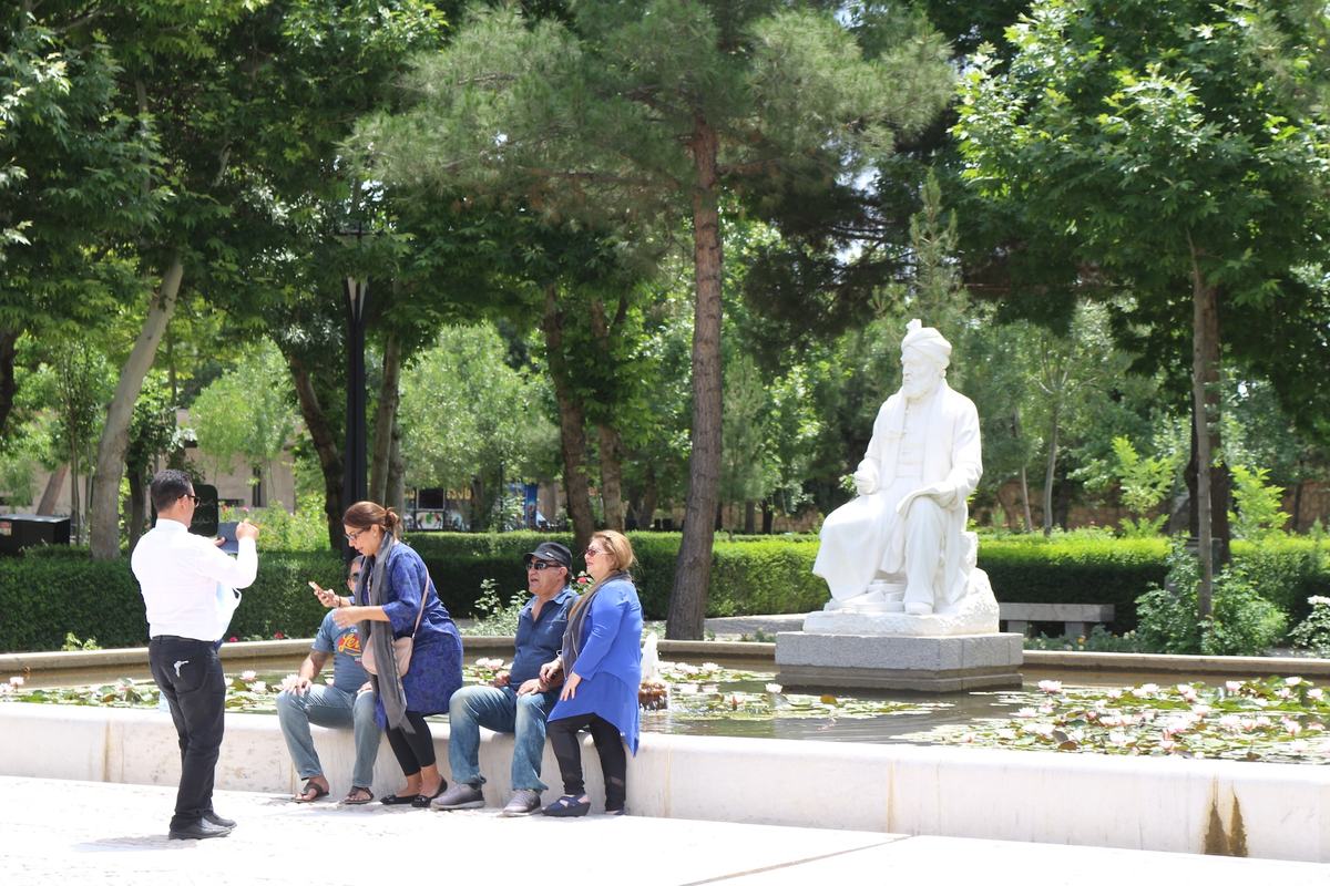 Ferdowsi Tomb Reflection 03 (IMG_3555.JPG)