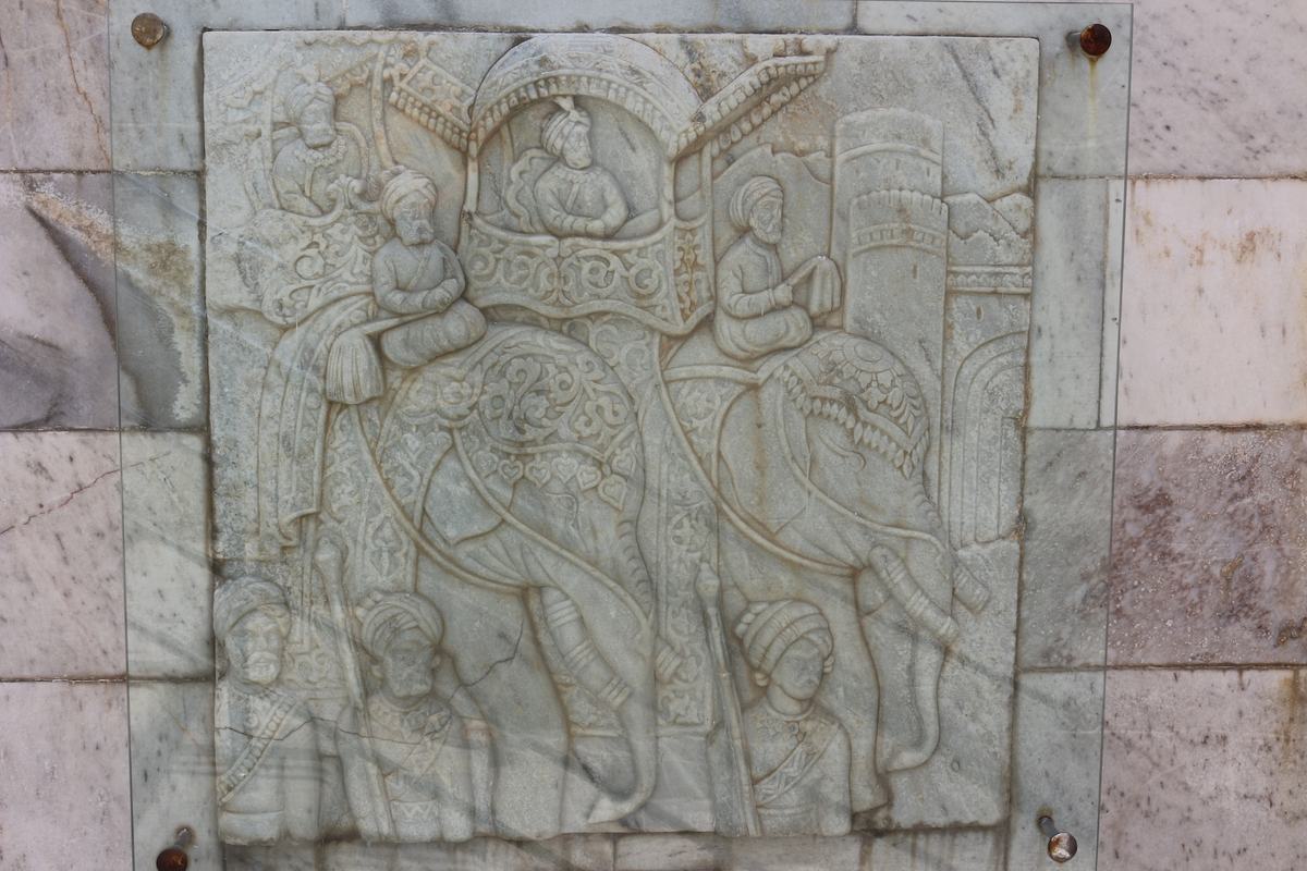 Ferdowsi Tomb Reflection 06 (IMG_3577.JPG)